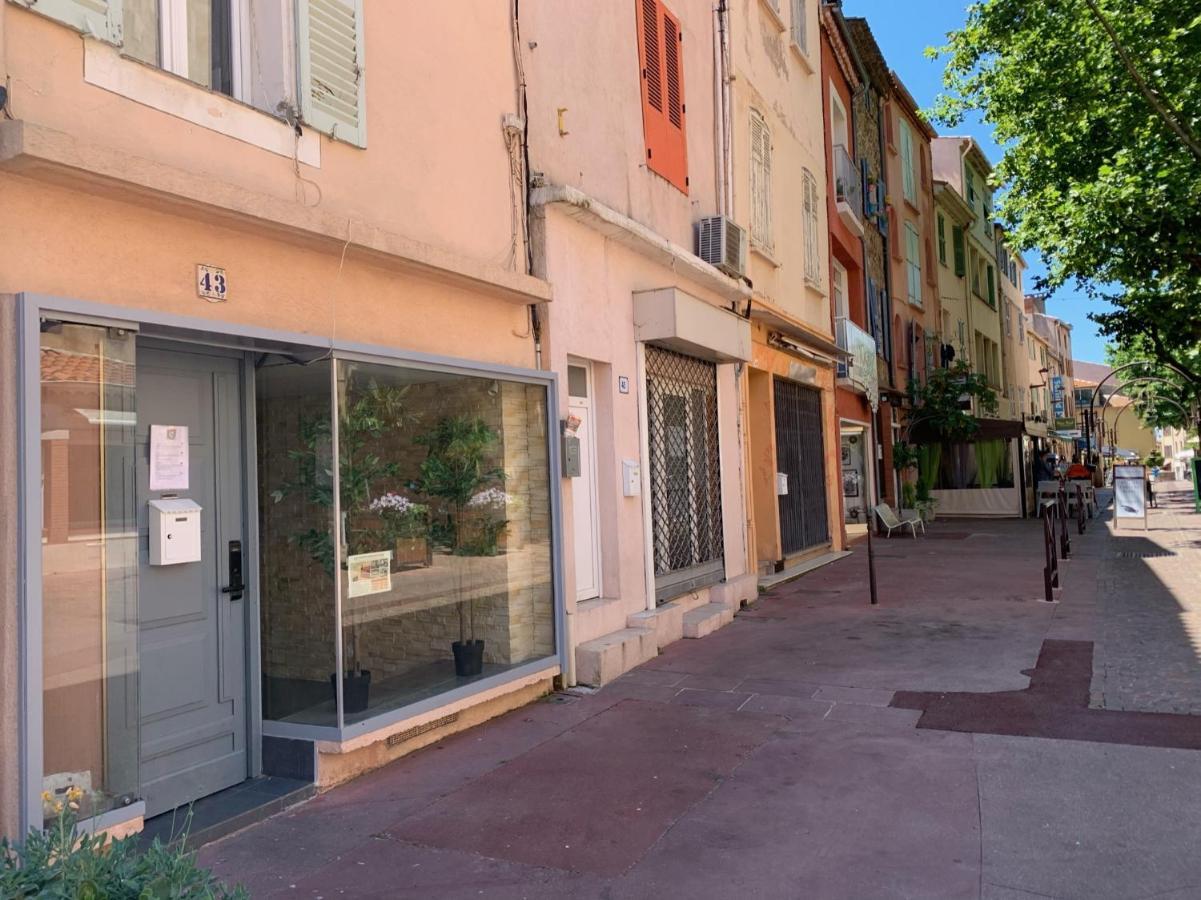 Excellent Studio Au Coeur Historique De Frejus Ngoại thất bức ảnh