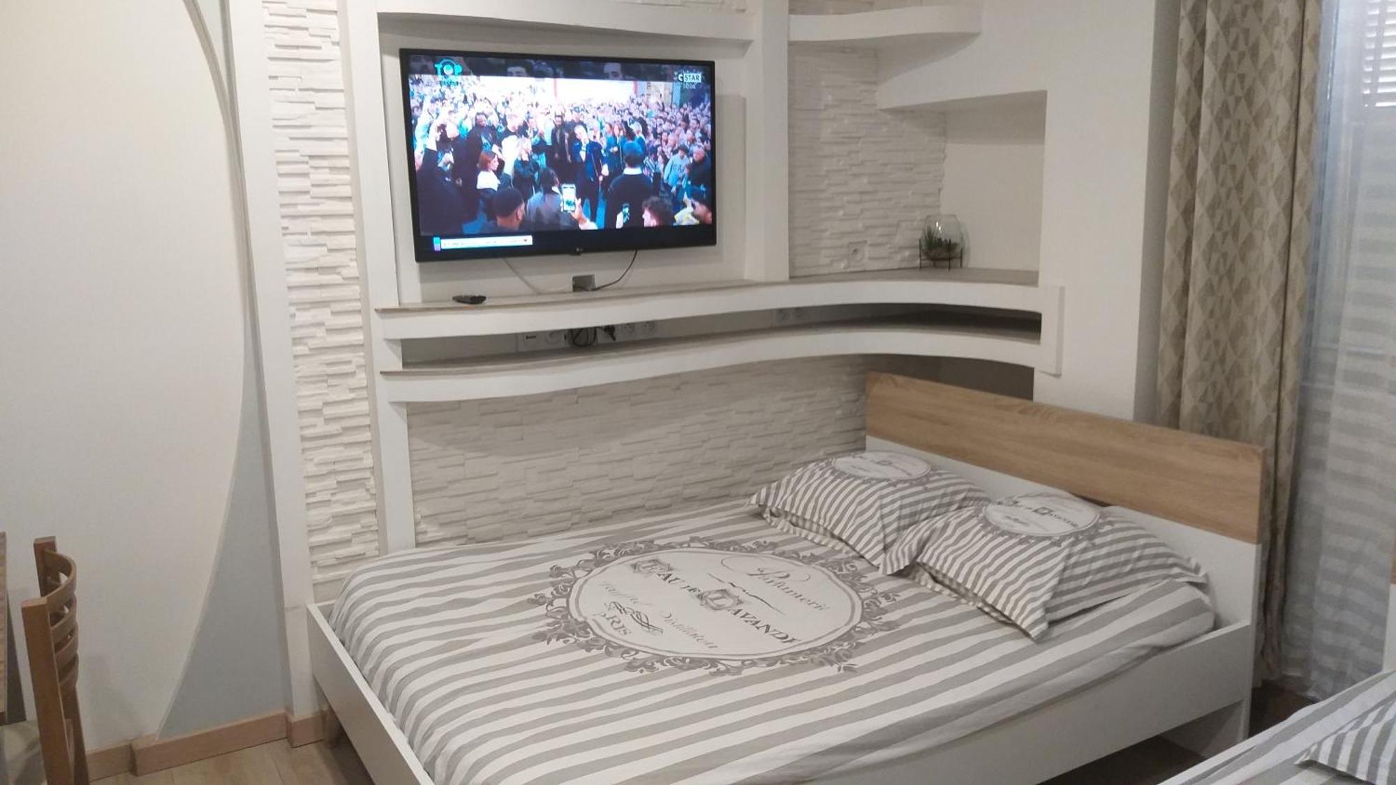 Excellent Studio Au Coeur Historique De Frejus Ngoại thất bức ảnh